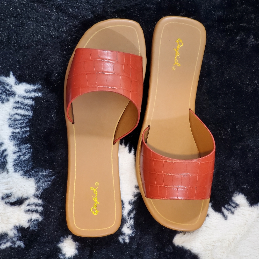 Crocodile Print Sandal - Picture 6 of 8